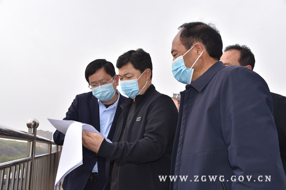 劉文祥實(shí)地調(diào)研“四好農(nóng)村路”和國省干線綠化建設(shè)情況_副本.jpg