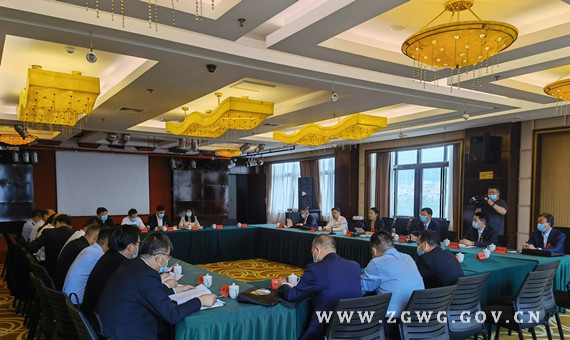 市政協(xié)十一屆一次會議召開臨時召集人會議_副本.jpg