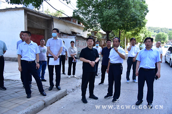劉文祥帶隊(duì)調(diào)研城市公路建設(shè)情況_副本.jpg