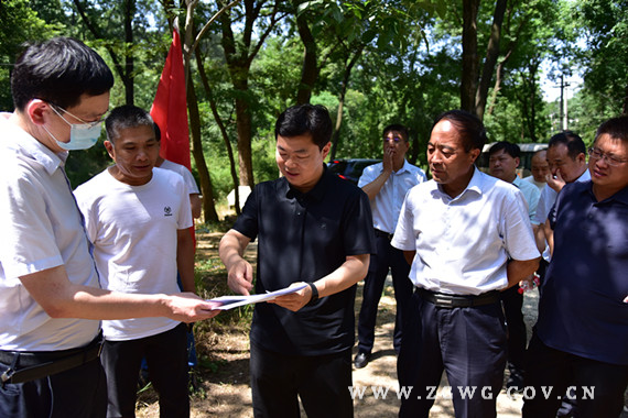 劉文祥帶隊(duì)調(diào)研城市公路建設(shè)情況 (2)_副本.jpg